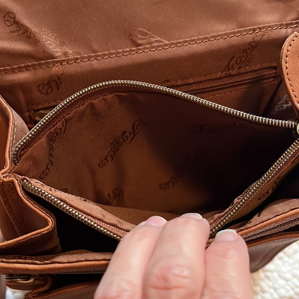 Fossil Crossbody - Picture 7 of 16
